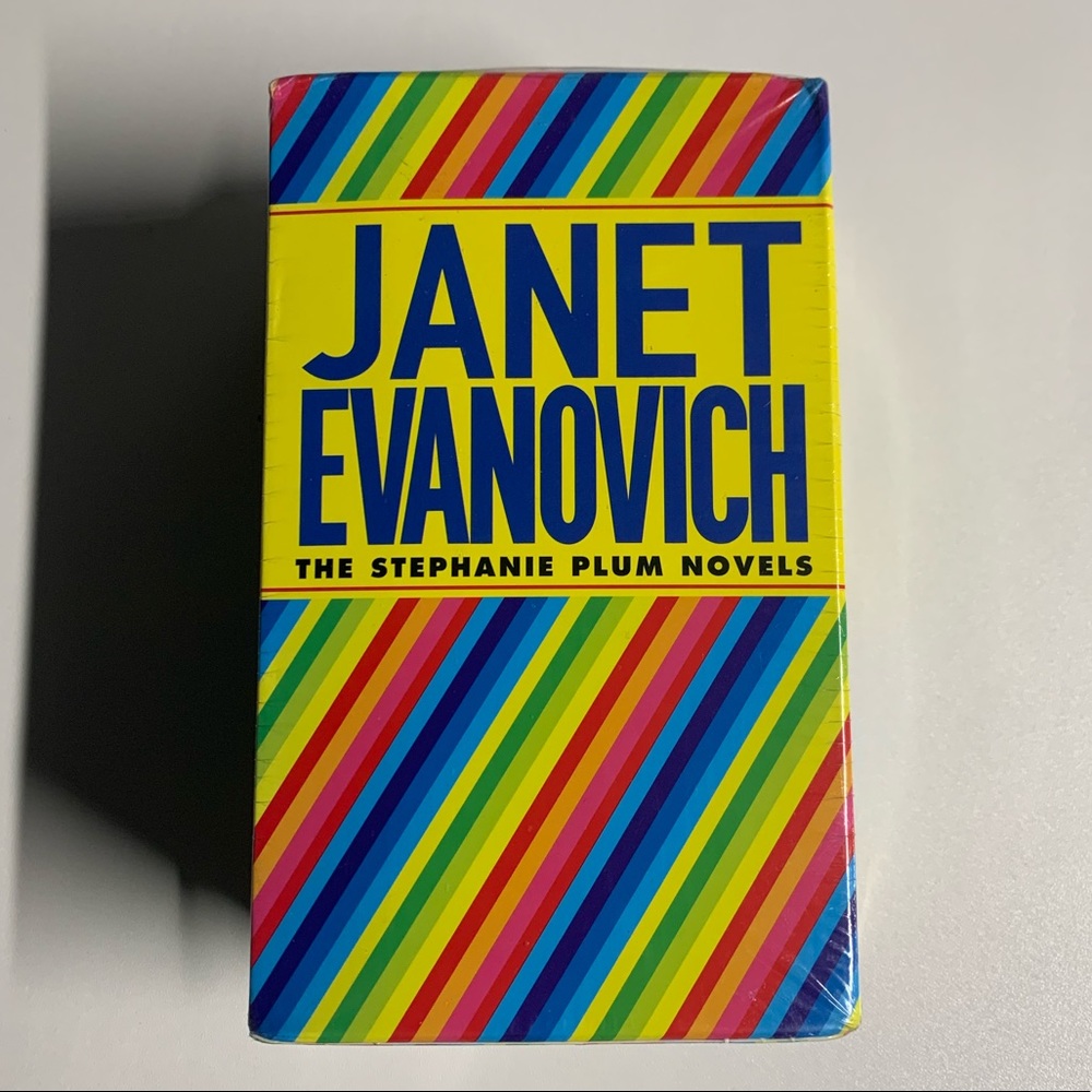 Stephanie Plum Novels Paperback by Evanovich,